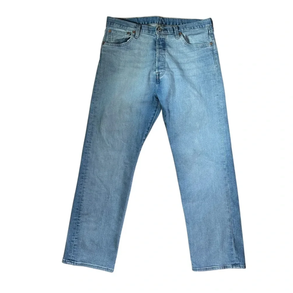 Levi’s Men’s 501 Light Wash Button Fly Straight Leg 34X30